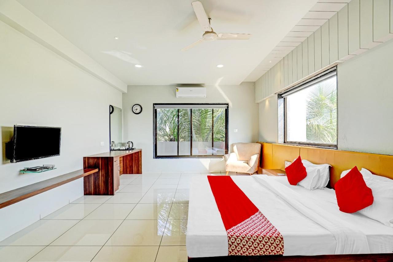 Oyo 70752 Viram House Hotel Gorwa Buitenkant foto