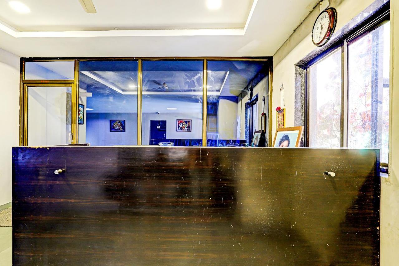 Oyo 70752 Viram House Hotel Gorwa Buitenkant foto