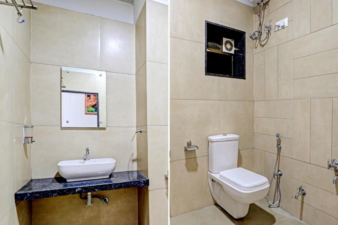 Oyo 70752 Viram House Hotel Gorwa Buitenkant foto